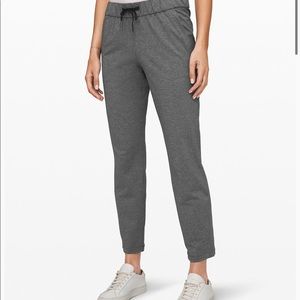 Lululemon on the fly 7/8 pants